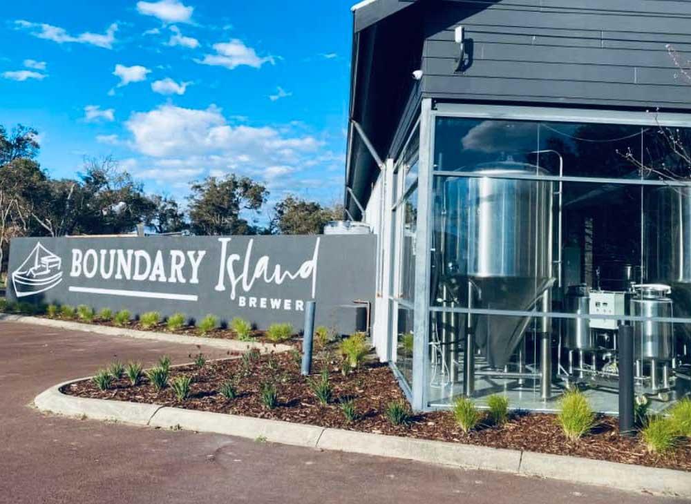 <b>Boundary island brewery- New 10HL microbrewery system at Marina Quay Drive Australia</b>